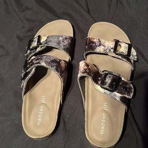 MADDEN GIRL SANDALS